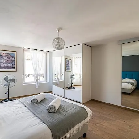Au Coeur Du Village Holiday home