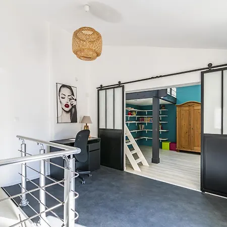 Au Coeur Du Village *